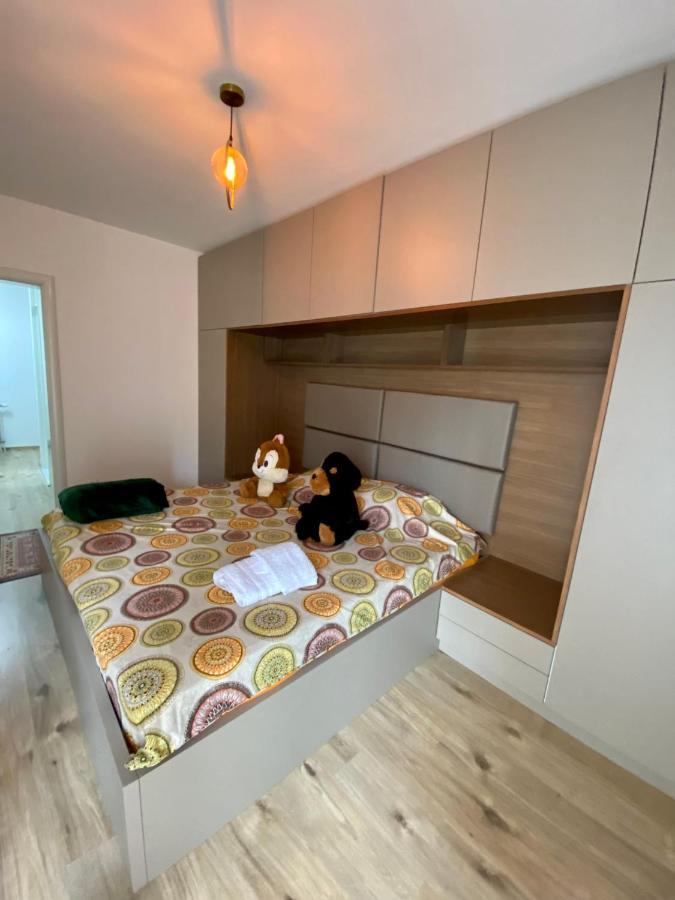 Elegant Apartment In City Centre Pristina Eksteriør bilde
