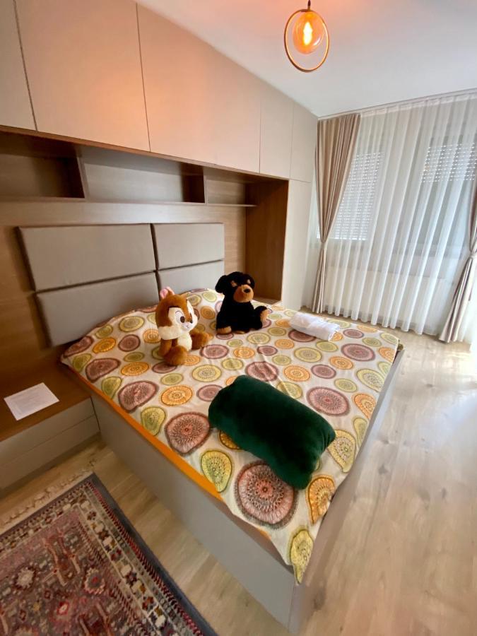 Elegant Apartment In City Centre Pristina Eksteriør bilde