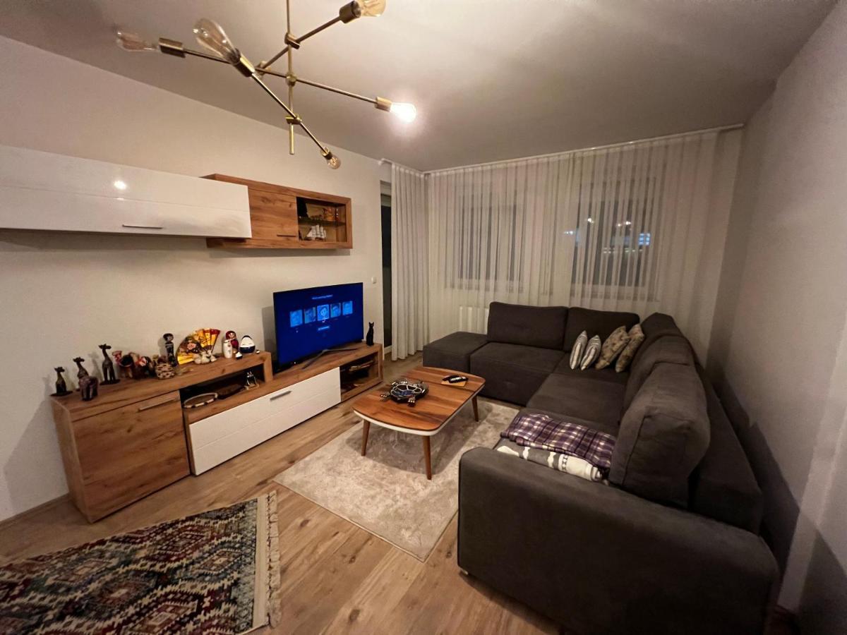 Elegant Apartment In City Centre Pristina Eksteriør bilde
