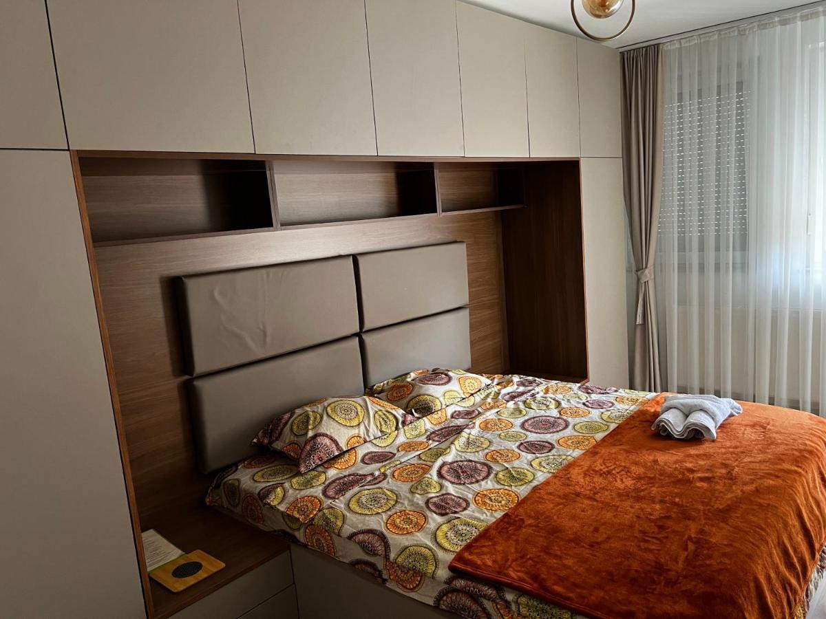 Elegant Apartment In City Centre Pristina Eksteriør bilde