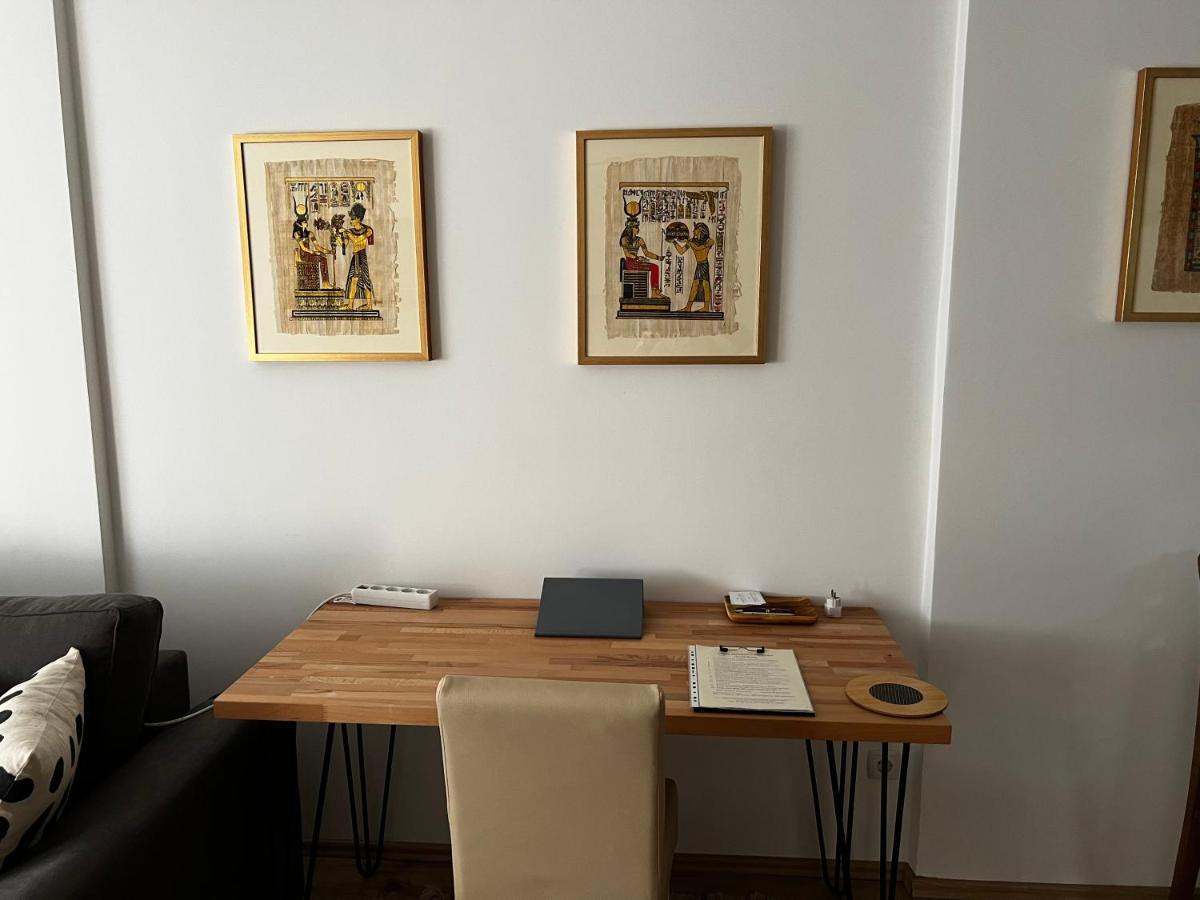 Elegant Apartment In City Centre Pristina Eksteriør bilde